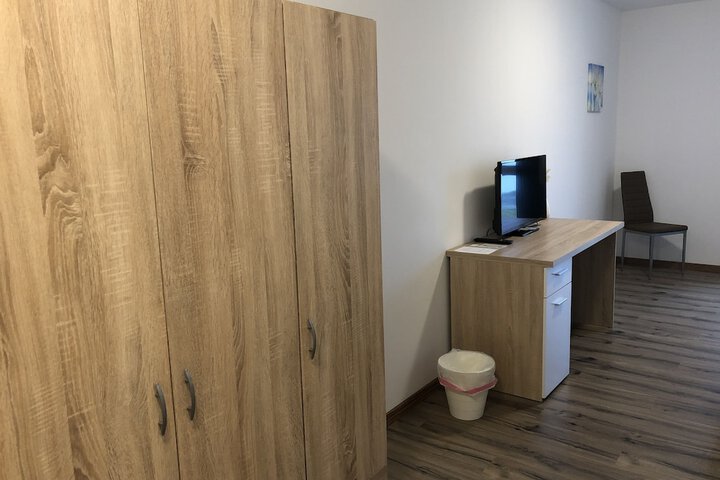 Room 13 of 26