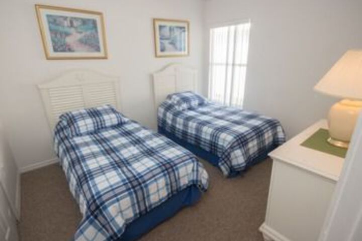 Room 7 of 14