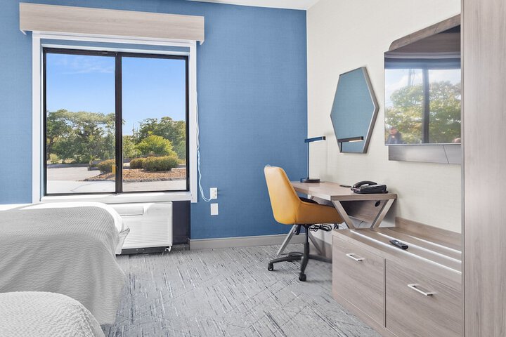 Room 26 of 85