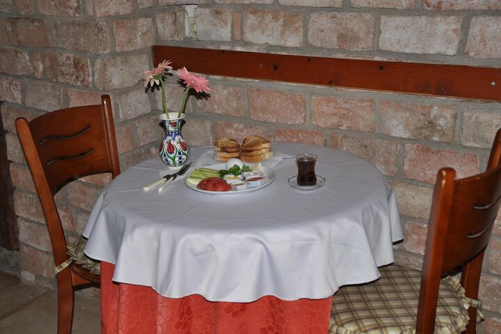 Dining 21 of 35