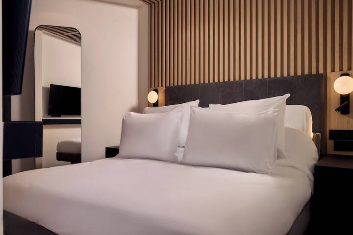Room 10 of 52