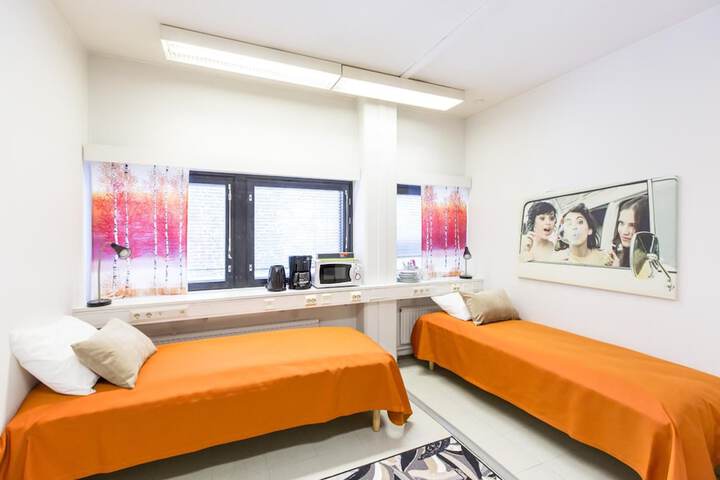 Room 10 of 33