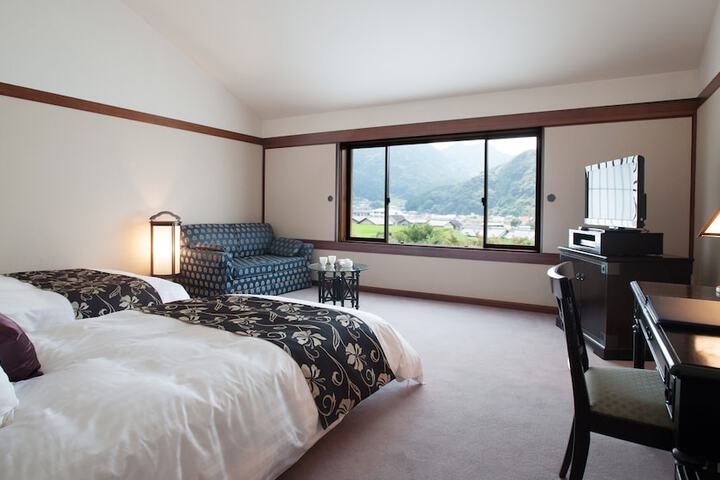 Room 15 of 52