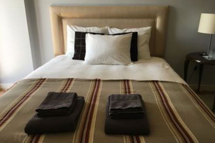 Room 11 of 19