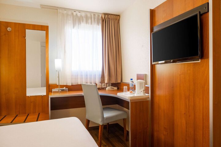 Room 10 of 51