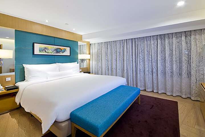 Room 17 of 95