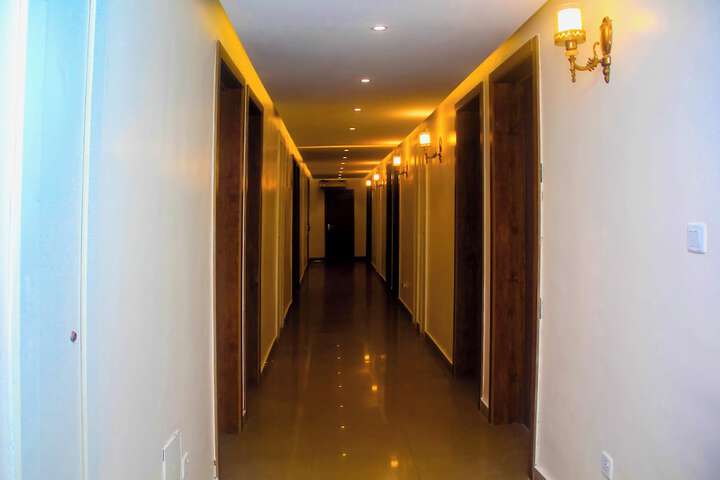 Ballroom/Hall 29 of 33