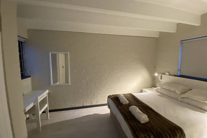 Room 22 of 176