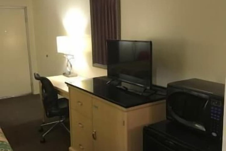 Room 14 of 34