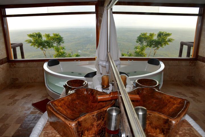 Hot Tub 9 of 26