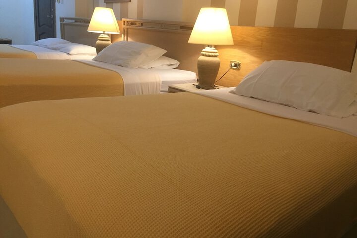 Room 9 of 73