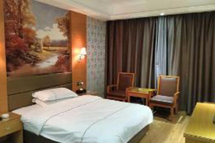 Room 5 of 6