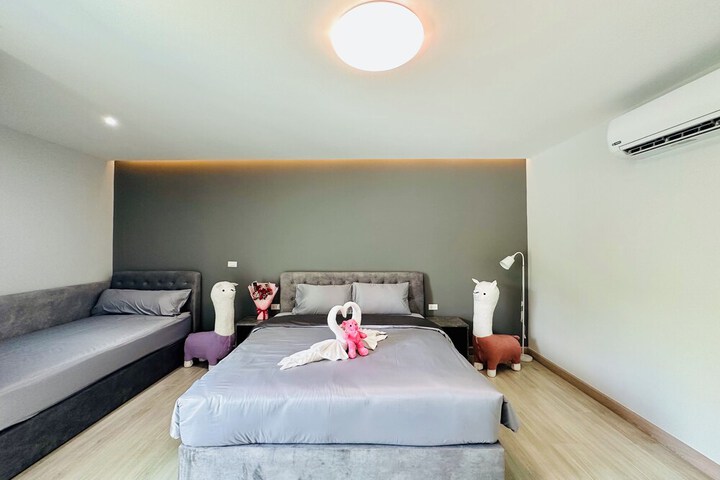 Room 12 of 75