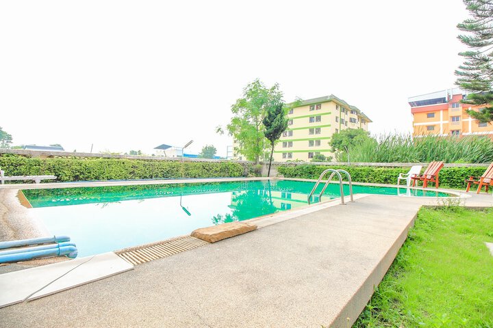 Hotel with Pool