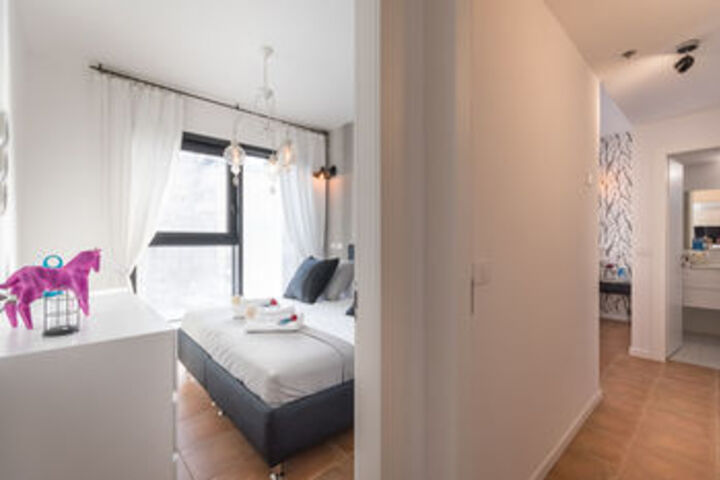 Room 40 of 153