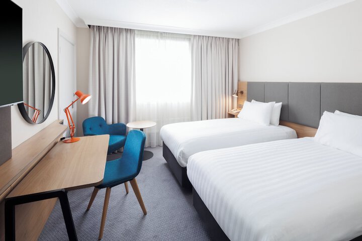 Room 16 of 60
