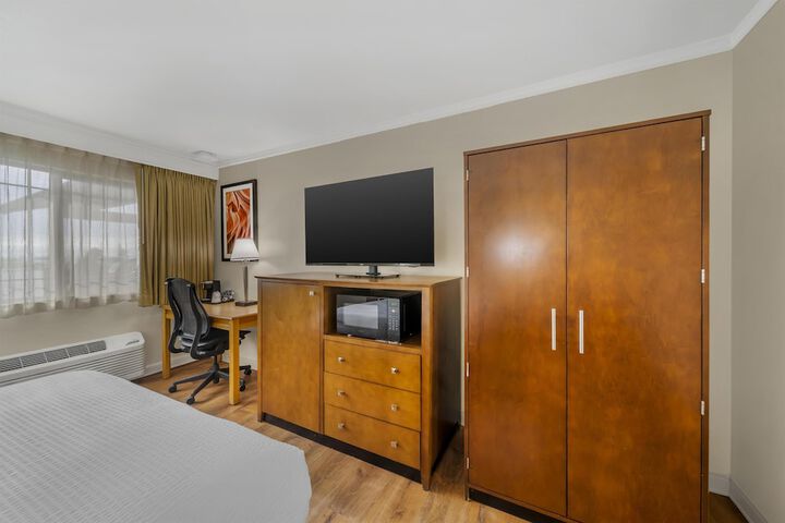 Room 27 of 91