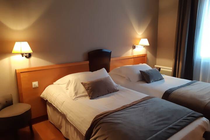 Room 5 of 38