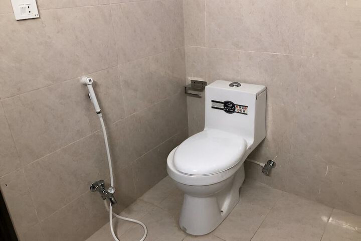 Room 11 of 11