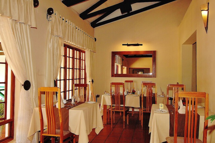 Dining 59 of 93