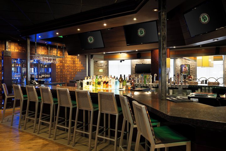 Lounge 75 of 90