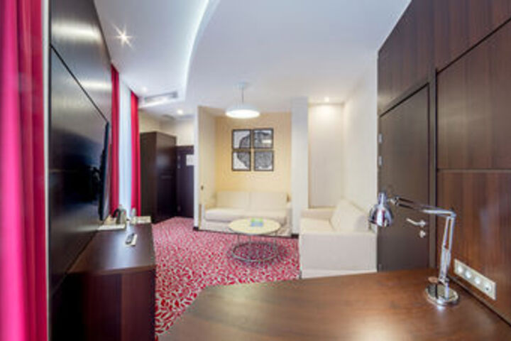 Room 43 of 57