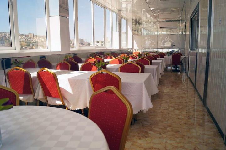 Dining 18 of 26