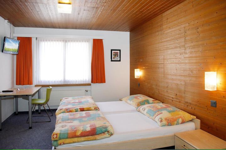 Room 21 of 46