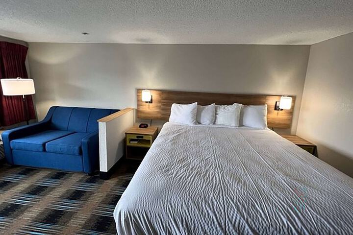 1 King Bed (19 of 19)