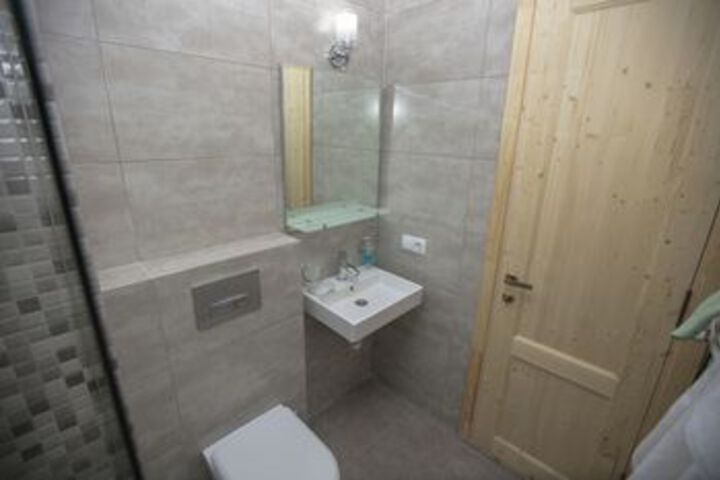 Room 6 of 43