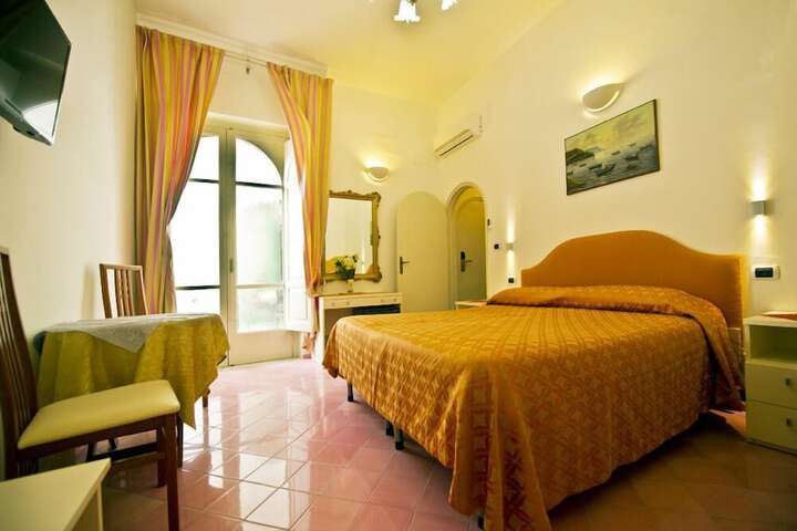 Room 6 of 21