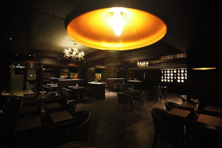 Dining 33 of 43
