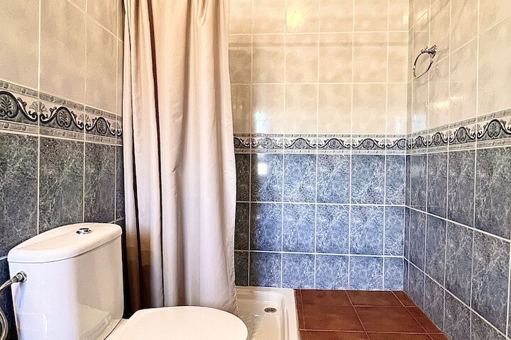 Room 14 of 82