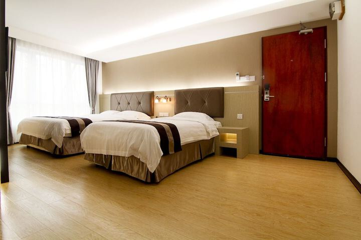 Room 13 of 44