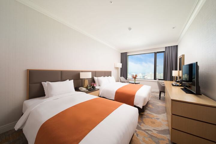 Room 30 of 79