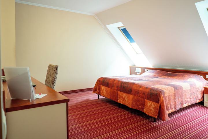 Room 60 of 153