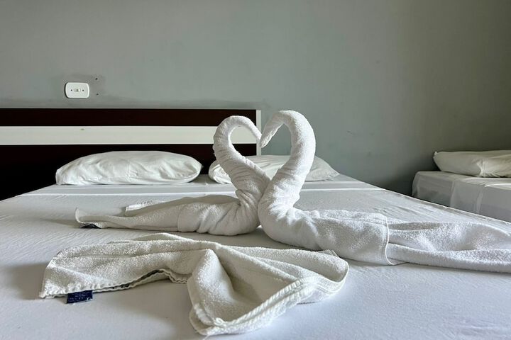 Room 6 of 18