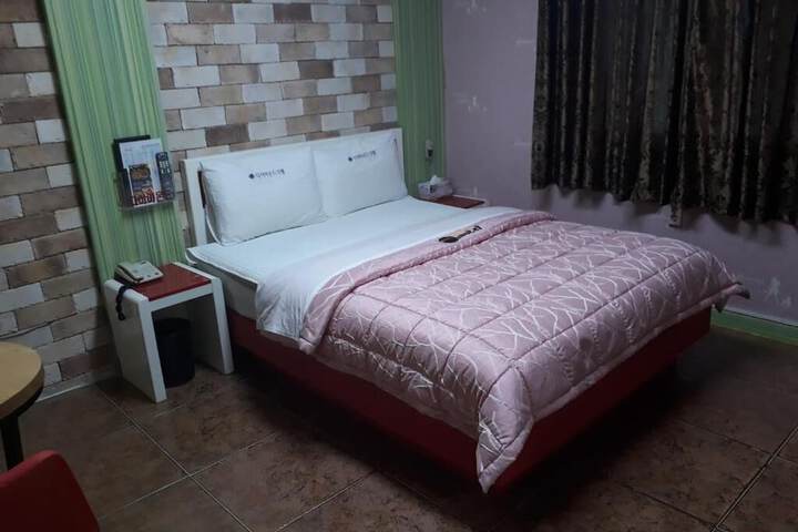 Room 20 of 36
