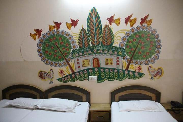 Room 12 of 38