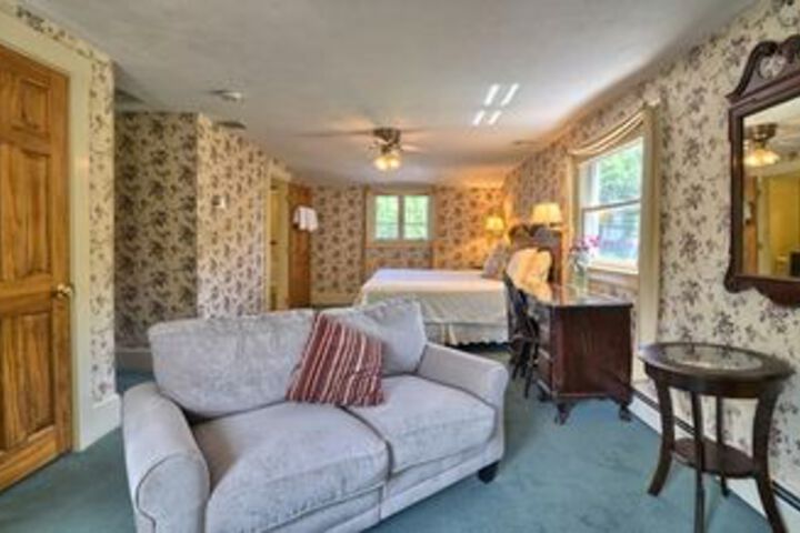 Room 43 of 49