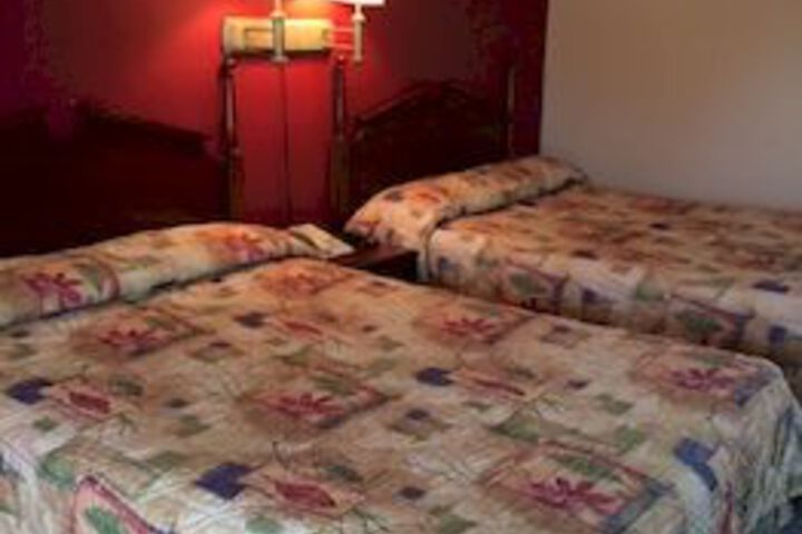 Room 7 of 16