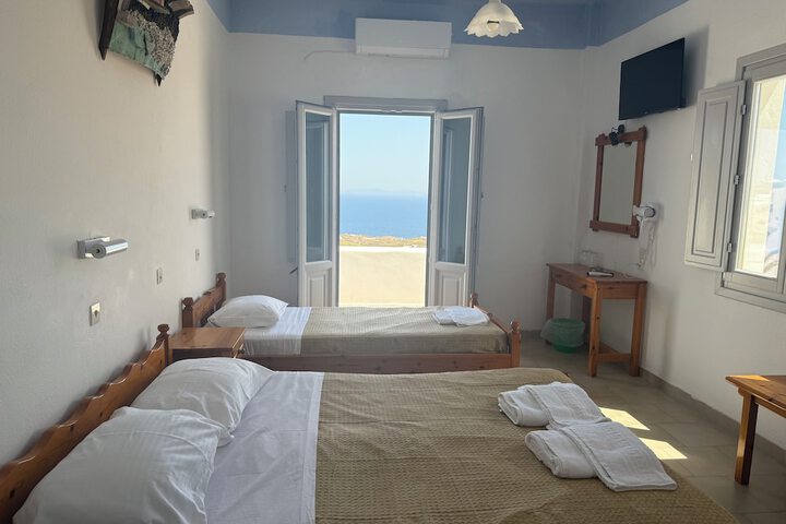 Room 33 of 74