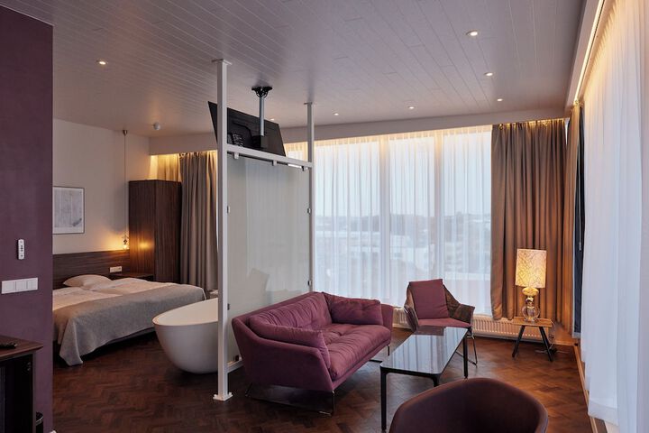 Room 14 of 89