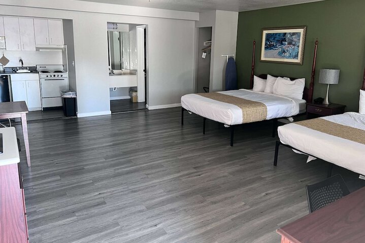 2 Queen Beds (5 of 22)