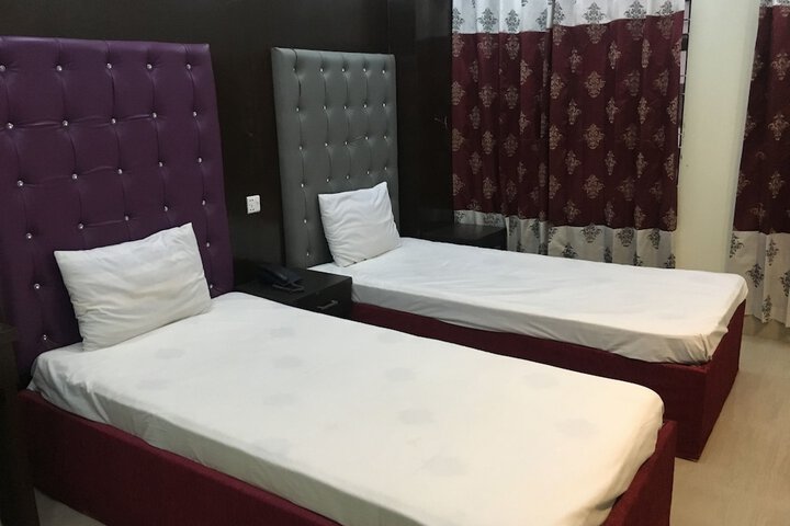 Room 5 of 13