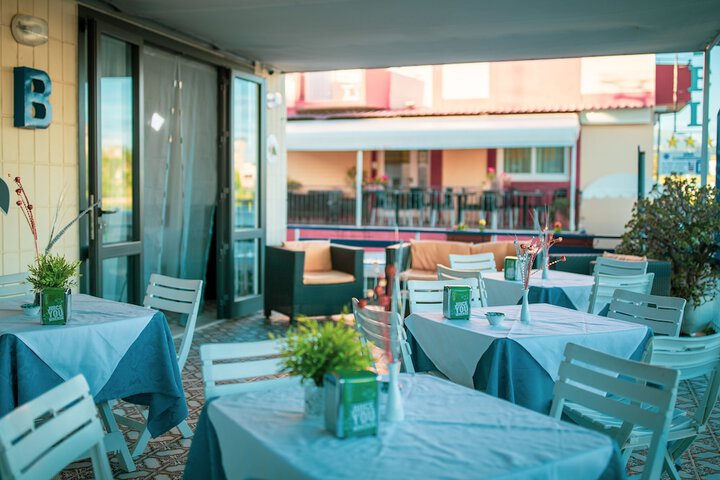 Terrace/Patio 36 of 37