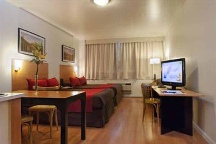 Hotel Suite Photo