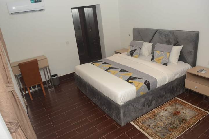 Room 6 of 19