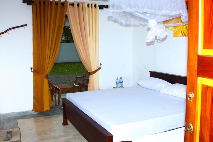 Room 1 of 5