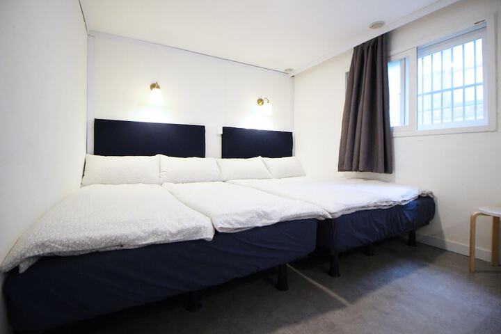 Room 7 of 178
